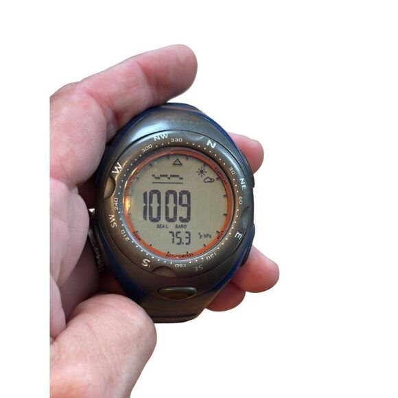 Highgear Smart Outdoor Products Digital Altimeter Barometer Watch - Picture 6 of 8